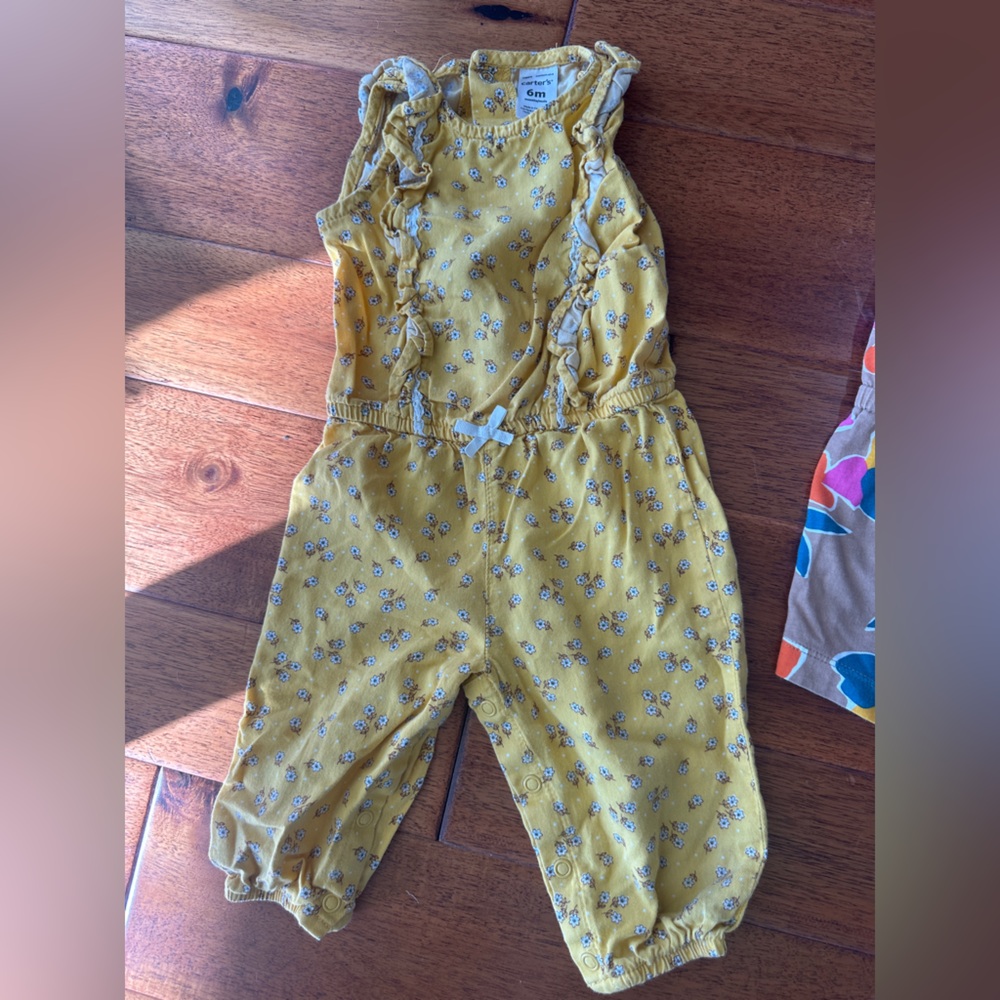Carter's Yellow and White Baby Outfit - Picture 3 of 5